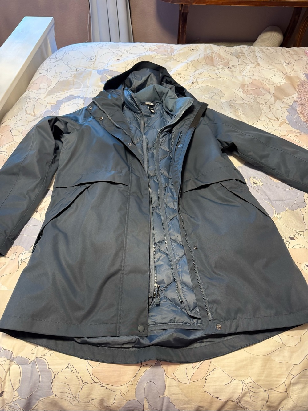 Eddie Bauer Women's Hooded Insulated Puffer Coat Down 650 - Navy - like new